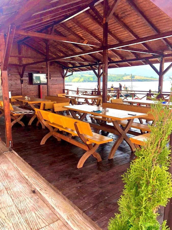 Mustaciosul Dunarii Hotell Ieşelniţa Eksteriør bilde