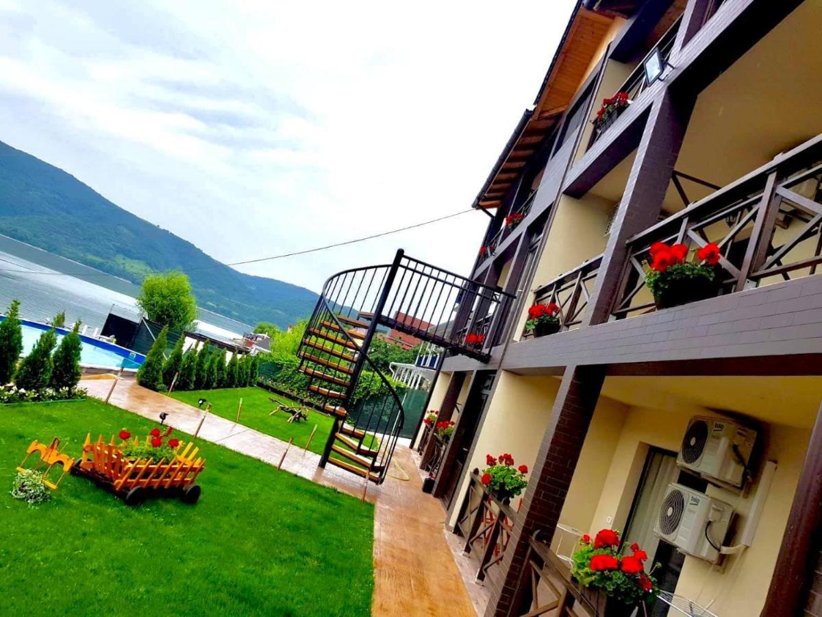 Mustaciosul Dunarii Hotell Ieşelniţa Eksteriør bilde