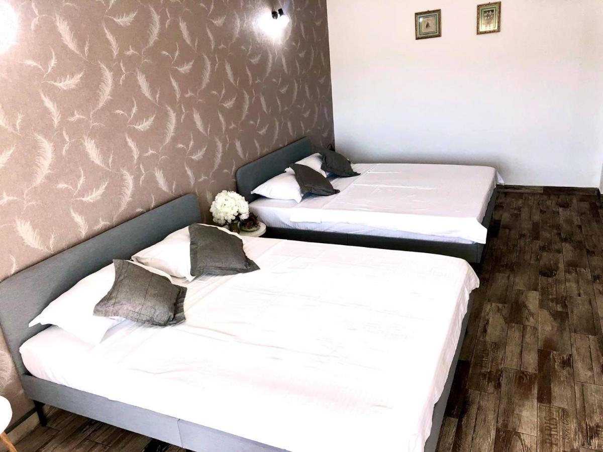 Mustaciosul Dunarii Hotell Ieşelniţa Eksteriør bilde