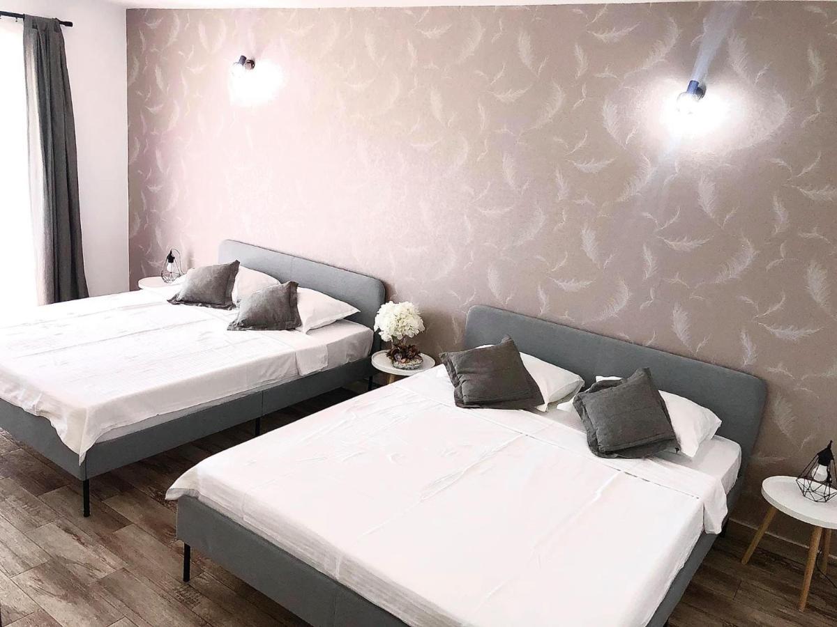 Mustaciosul Dunarii Hotell Ieşelniţa Eksteriør bilde