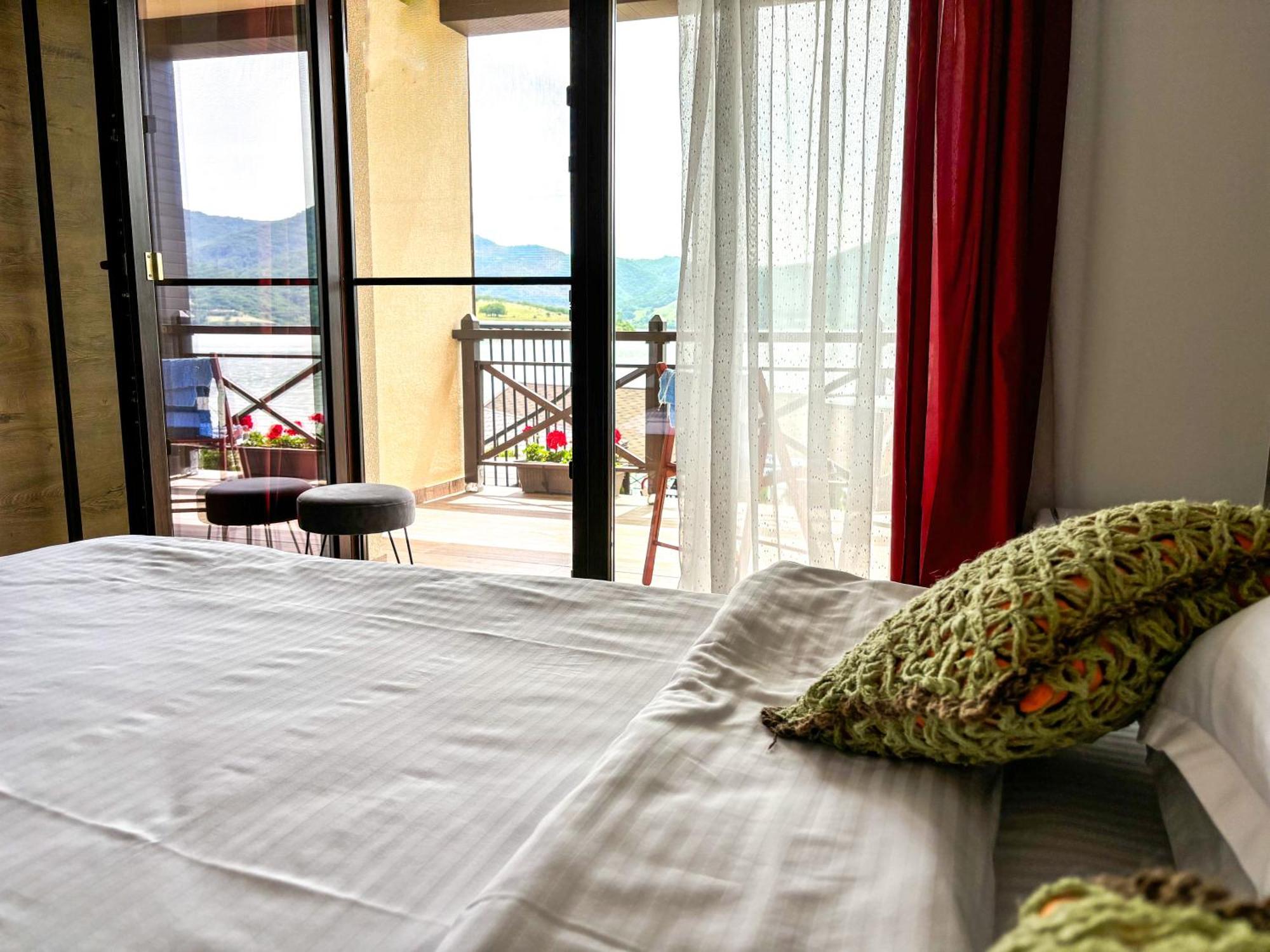Mustaciosul Dunarii Hotell Ieşelniţa Eksteriør bilde