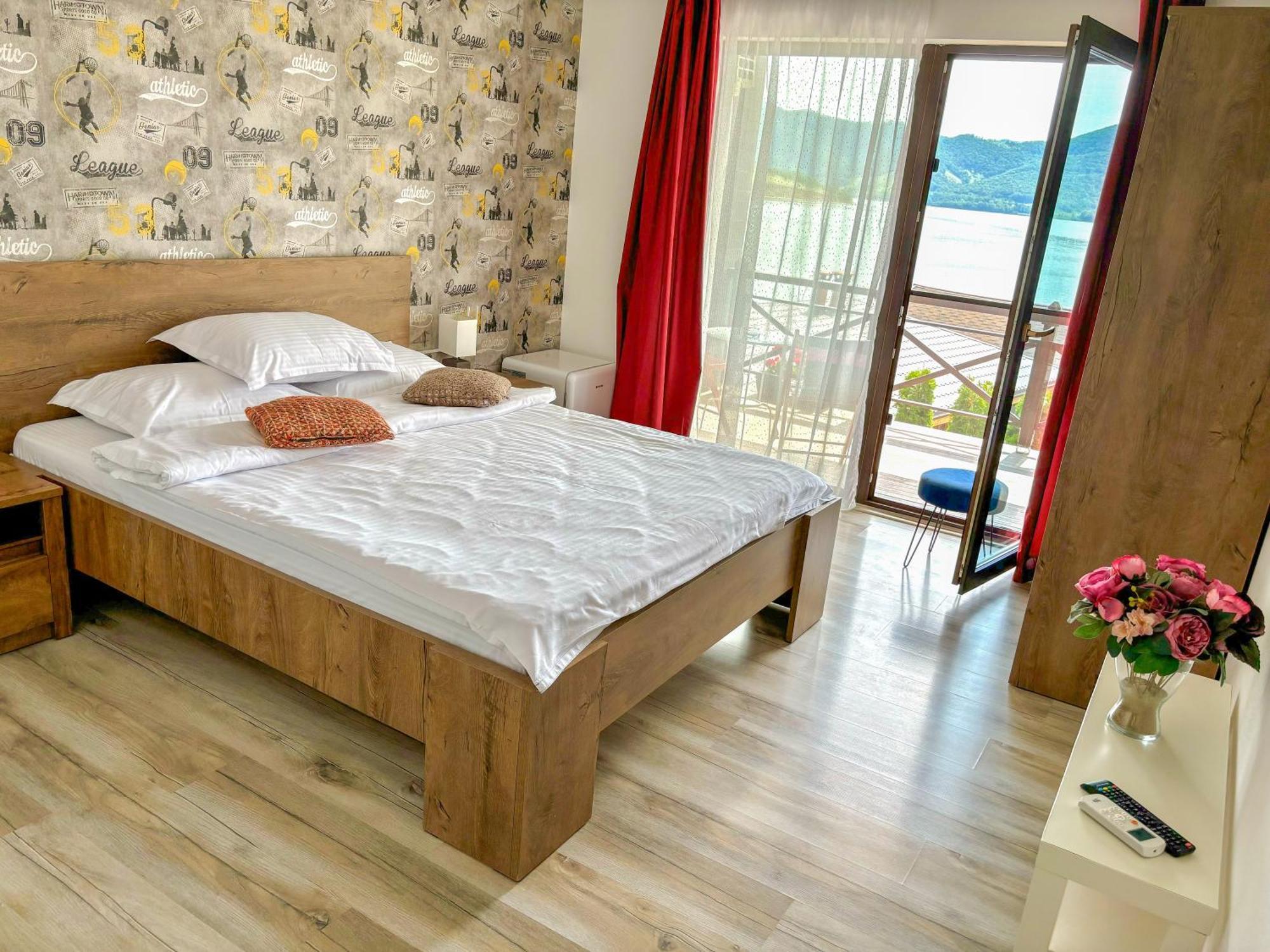 Mustaciosul Dunarii Hotell Ieşelniţa Eksteriør bilde